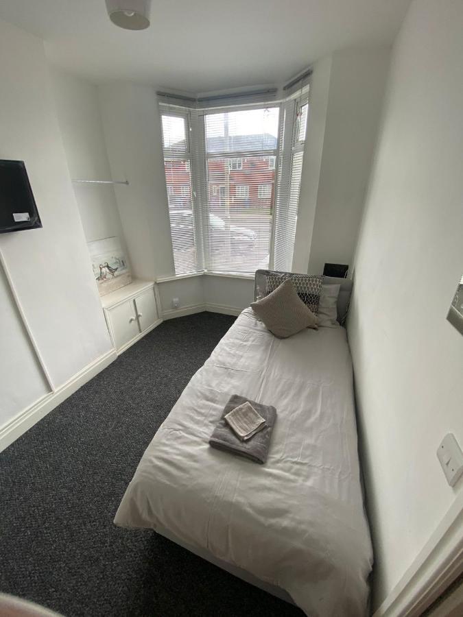 174 Boaler Street Hotel Liverpool Bagian luar foto