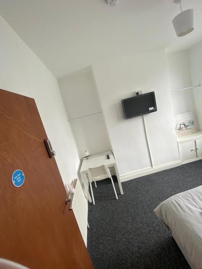 174 Boaler Street Hotel Liverpool Bagian luar foto