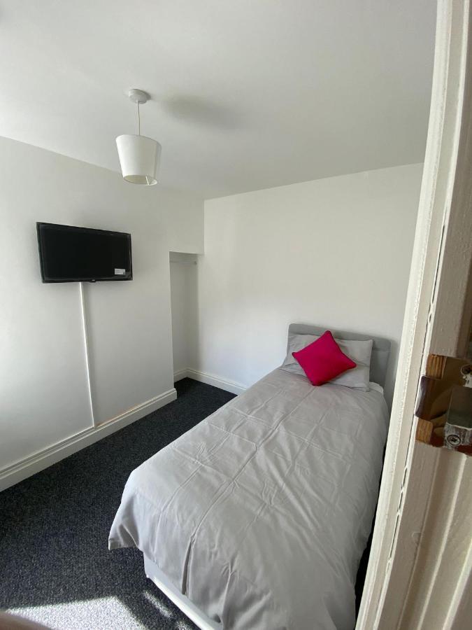 174 Boaler Street Hotel Liverpool Bagian luar foto