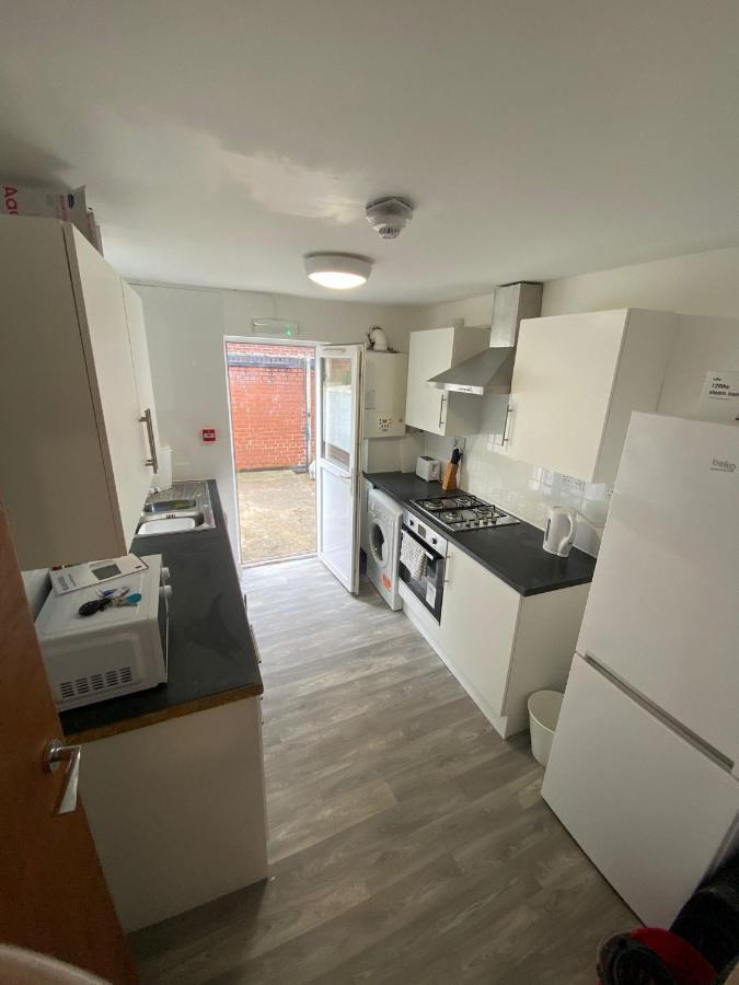174 Boaler Street Hotel Liverpool Bagian luar foto