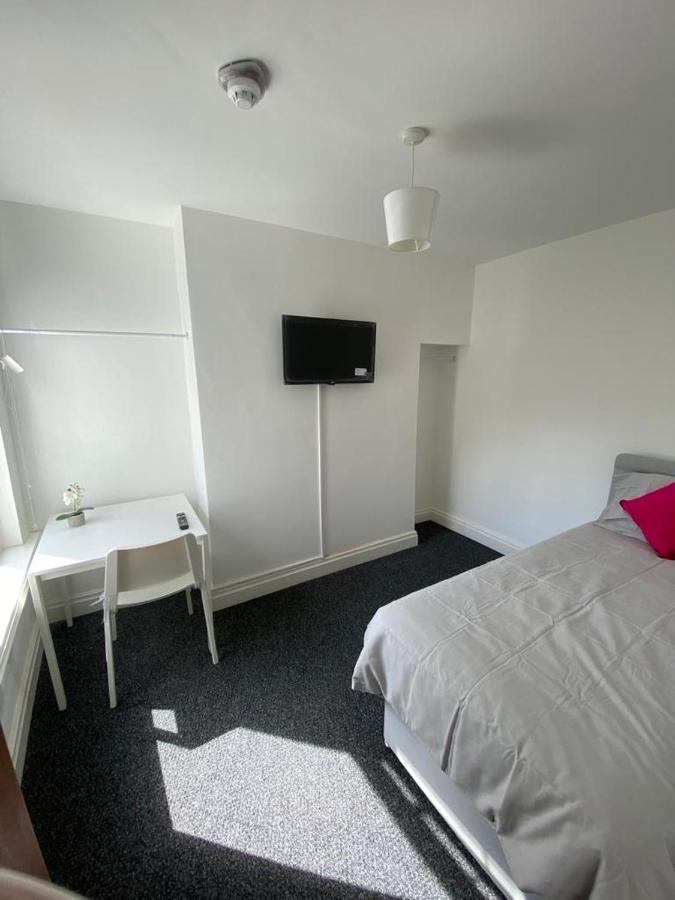 174 Boaler Street Hotel Liverpool Bagian luar foto